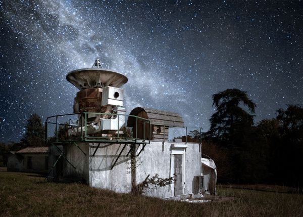 Photo : La résidence Makrokosmos a donné naissance à un poème visuel à la croisée de la science-fiction et de la fable écologique © Steve Laurens