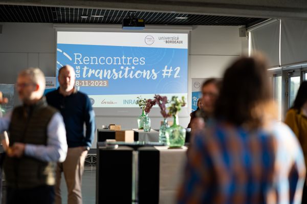 Photo : Les deux premières éditions des Rencontres des transitions ont réuni une centaine de participants à Cap Sciences Bordeaux © Gautier Dufau