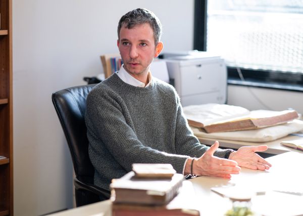 Photo : Xavier Prévost, professeur en histoire du droit à l'Institut de recherche Montesquieu © Gautier Dufau