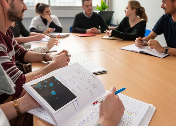 Photo : Interdisciplinary and exploratory research projects projects are small consortia of 2 to 4 researchers and their teams. © Gautier Dufau - University of Bordeaux