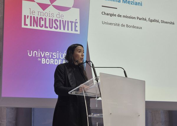 Photo : Le Mois de l'inclusivité a été introduit par la chargée de mission Parité, égalité, diversité, Yamina Meziani © université de Bordeaux