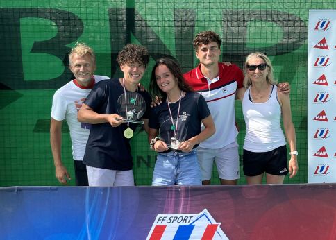 Photo Equipe tennis de l'ASUBx, champions de France U © Université de Bordeaux