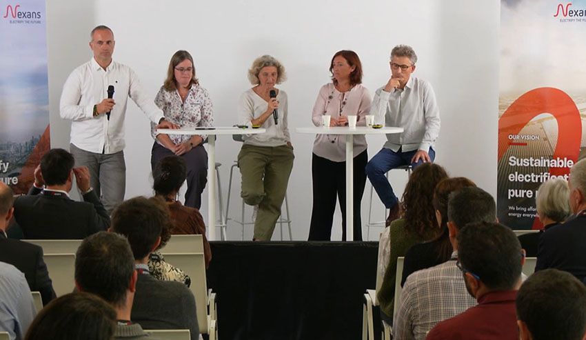 Web conférence du 1er octobre avec Fabrice Amedeo, Enora Prado, Bénédicte Morin, Sophie Lecomte et Jérôme Cachot (de gauche à droite) 