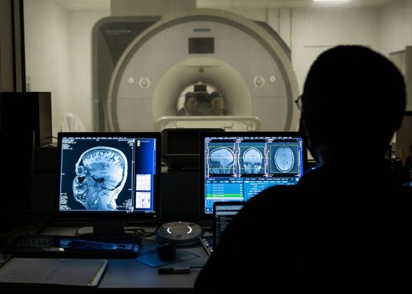 Photo : Siemens 3T MRI at the Biomedical Imaging Platform (pIBIO - CNRS & University of Bordeaux) © Gautier Dufau