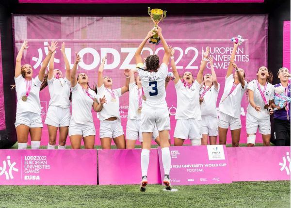 Photo : L'équipe de football féminin, sacrée championne d'Europe aux EUSA Games à Lodz © EUG2022