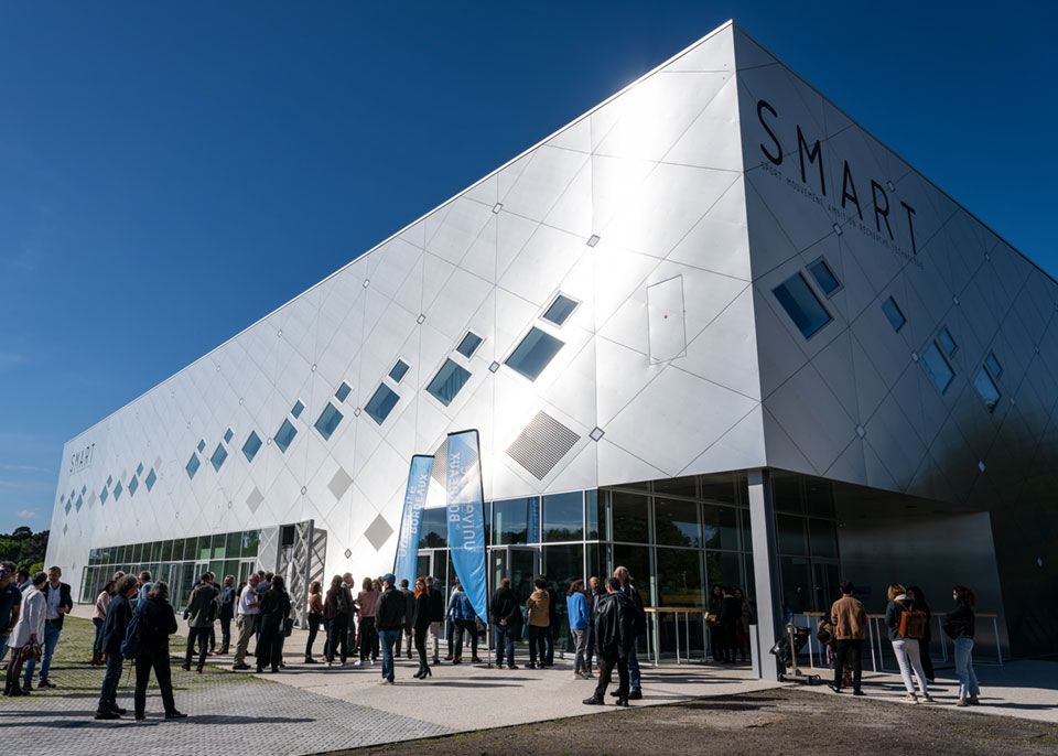 SMART (pour sport, mouvement, ambition, recherche et technologie), situé au cœur de la plaine de Rocquencourt à Pessac © Gautier Dufau