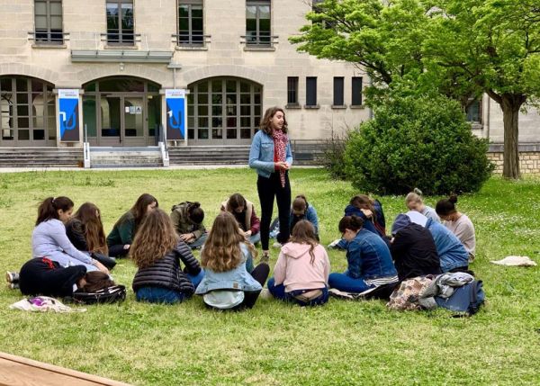 Photo : Des collégiennes et lycéennes lors de l'édition 2023 de Moi mathématicienne, moi informaticienne ® université de Bordeaux