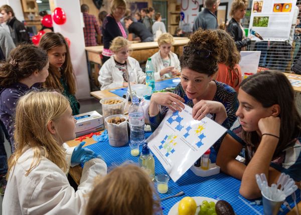 Photo : European Night for Researchers: an event popularising science for the general public © Gauthier Dufau