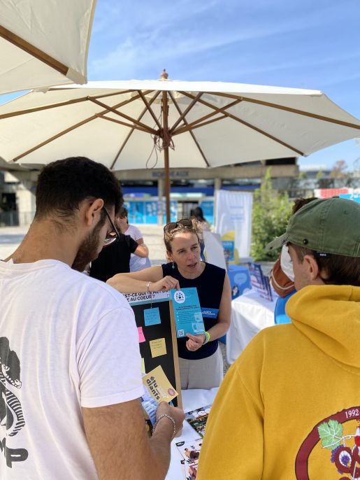 Rencontre des professionnels de santé de l'ESE avec les étudiants sur les campus © Espace Santé Étudiant