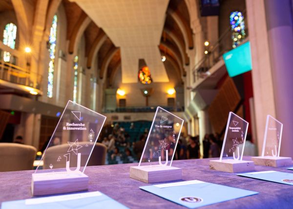 Photo : Les trophées Talents U 2019 étaient en plexiglas, ceux de 2022 seront en bois © Gautier Dufau